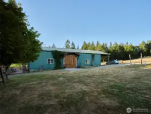 Shop/Winery Tasting Room