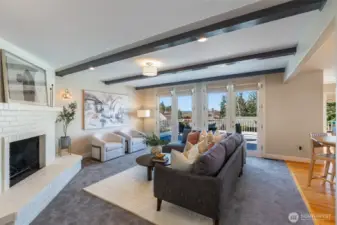 Sitting room off of kitchen