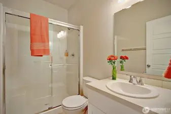Cristina main bath example