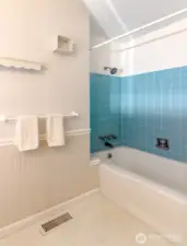 upstairs guest bathroom