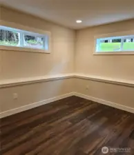 Lower flex room