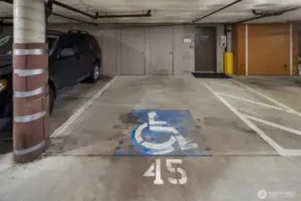 Your assigned parking space in the gated garage is convenient, a great size, and in a excellent spot for easy unloading. No handicapped placard is required for parking here!