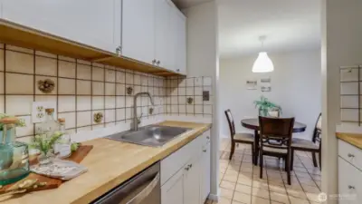 You will love the proximity from the kitchen to the dining room.