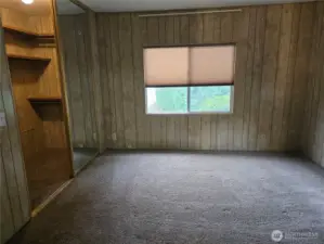 primary with smaller walk in closet