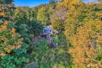 Picture of the 2nd home currently occupied by tenants.  Current owner refers to it as "Beach House".  Please do not contact or bother them.  Approximately 1000 square feet.  2 bedrooms, 1 office and 1 bathroom.