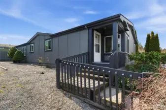 Freshly painted exterior~!