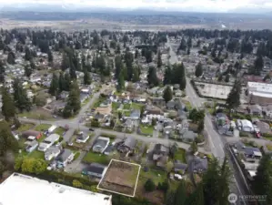 Facing East (Lot lines are an approximation)