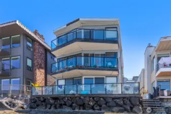 This amazingly located triplex is looking for it's new owner.  Live in one unit and rent the rest or simply enjoy the cash flow from current residents.