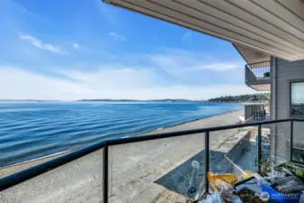 Deck off unit 2. Blue skies and a bluer ocean is at your fingertips