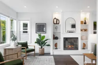 Circular floorplan with spacious living room.