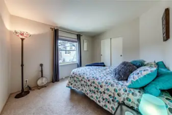 Second bedroom.