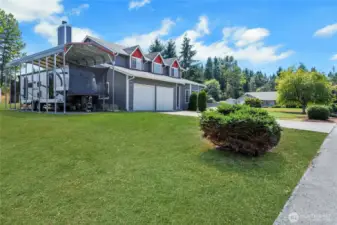 Spacious lot and spacious home make this the perfect combination.