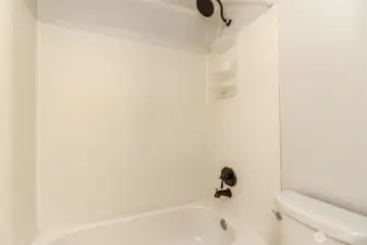 Soaking tub