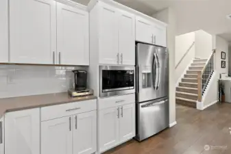 With abundant counter space, this kitchen provides the ideal setting for cooking, entertaining, and creating unforgettable moments.