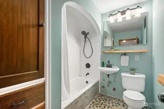 Spacious updated bathroom