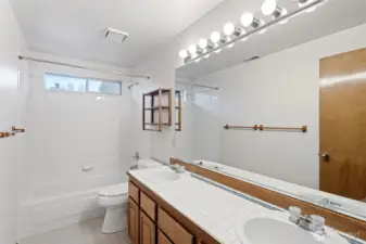 Upper full bathroom