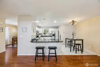 Breakfast bar and nook option in kitchen space