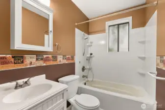 Lower level full bath.