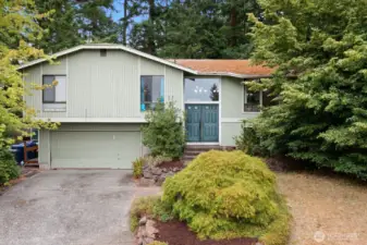 Bring your ideas and some TLC to transform into your dream home!