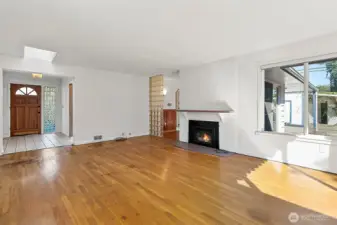 Entry looks straight into the main family room, real hardwood floors!