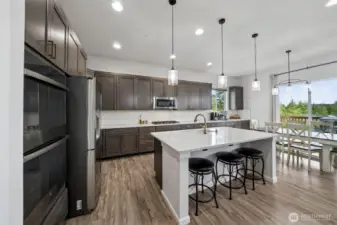 Fantastic kitchen with loads cabinetry and counter space!