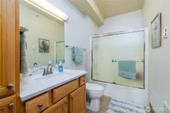 2nd bathroom