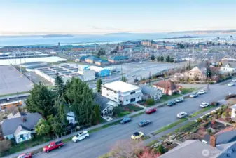 Located in the heart of the waterfront development amenities and activities. A great long term investment opportunity!