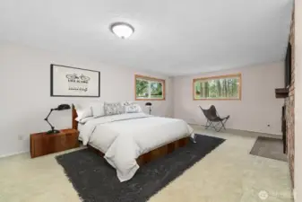 Primary bed virtually staged