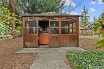 Gazebo w/ Jacuzzi