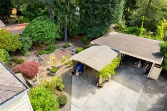 Detached garage. Future location for ADU?  Good access down the driveway.