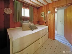 Second bedroom with door leading to bathroom