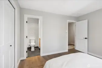 Second bedroom great for office with ensutie bath