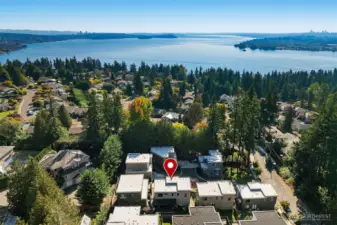 Excellent proximity to Juanita beach!