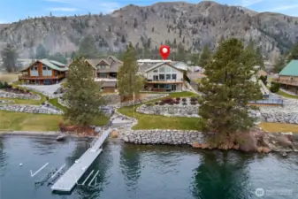 Shared Dock with 1 Neighbor.