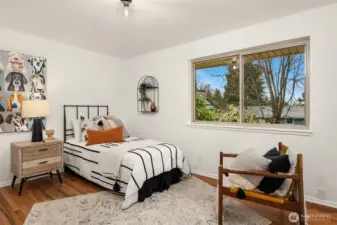 Second upstairs bedroom