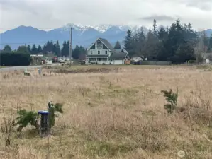 Well and power RIGHT THERE!!!!