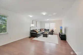 Huge Bonus Room
