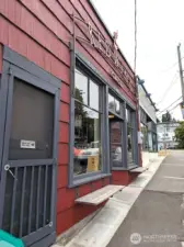 Red Wing Cafe-Neighborhood Favorite Hang Out