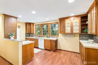 Kitchen Kitchen with Eating Space