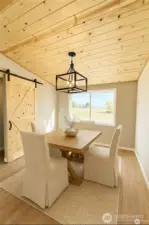 Dining room - virtual staging