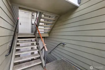 level 2 unit entrystairway