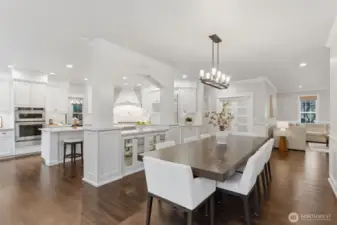 Kitchen w/ eating space