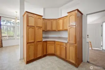 Pantry / coffee bar