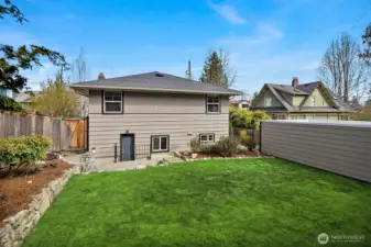 The perfectly sized backyard--if you wanted to build a DADU, this is where it would go.