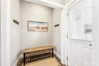Entry way with nook