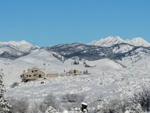 Winter is the epitome of the brilliant white wonderland of all things recreation with many miles of groomed ski trails, snow biking, snowshoeing fun!