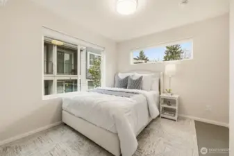 Main-level bedroom + ¾ bath = ideal for guests, multigenerational living, or a private office setup.