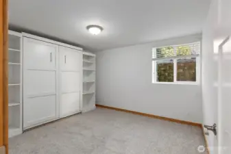 Office/Guest room with Murphy bed.
