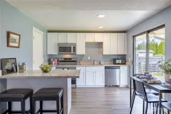 Belly up to the breakfast bar or sit at the table, you have options.