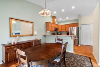 DINNING AREA AND BAR